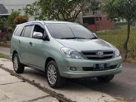 Toyota Kijang Innova 2005 Bensin