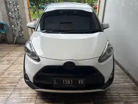Toyota sienta V a/t