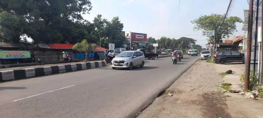 Tanah Luas cocok kommersial.