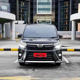 TOYOTA VOXY 2.0 AT 2020