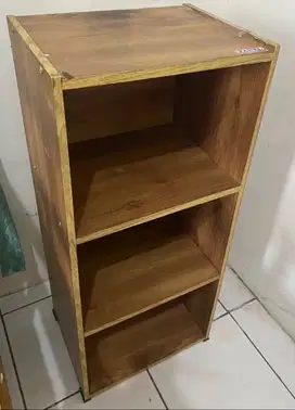 Lemari Rak Kayu 3 Susun Bekas – Cocok untuk Buku, Pajangan