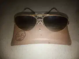 REY BAN KACAMATA ORIGINAL DIMILIKI SEJAK 1968