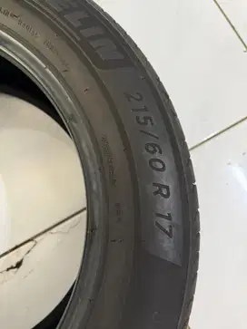 Michelin primacy 4 dan 3 215/60/17