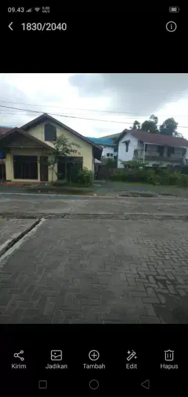 Dijual Tanah dan ada Bangunan/rumah semi permanen berdiri diatasnya.
