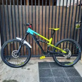 Sepeda Gunung MTB POLYGON SISKIU T7