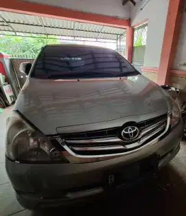 Kijang Inova Matic G 2005