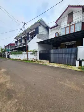 MURAH & NEGO. Rumah Dijual Pejaten. Jalan 2-3 Mobil LEGA. Komplek