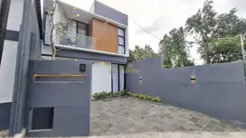 RUMAH SIAP HUNI 2 LANTAI DI JAKAL KM 11 , DI NGAGLIK