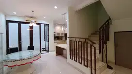 Dijual Rumah 90 M² Tomang Siap Huni Strategis, Dkt Pintu Tol & busway