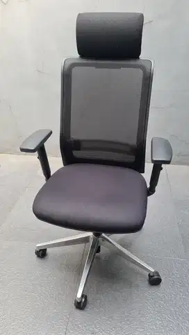 Kursi Kantor Kerja Kokuyo Hitam
