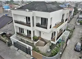 Rumah Di Jatibening,Pondok Gede-Bangunan 3 Lantai Hadap Timur