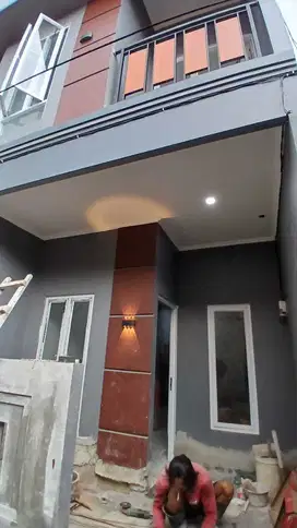 Dijual rumah baru 2 Lt akses Motor Lokasi strategis di Condet