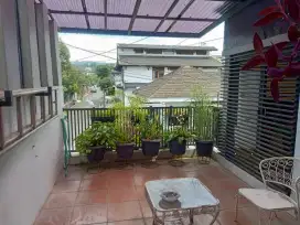 RUMAH 2LT KOMPLEK CIKUTRA BARU DEKAT ITENAS