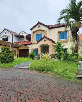 Disewakan Rumah Crystal Golf Citraland
