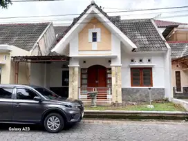 RUMAH DALAM PERUMAHAN STRATEGIS DI JL KEBON AGUNG MLATI SLEMAN YOGYA