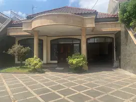 Rumah Mewah + Kolamrenang Akses Bagus di jl. Palagan dekat HYATT, UGM