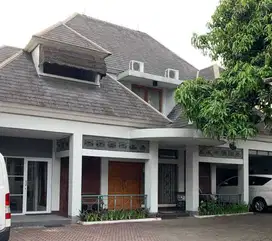 Dijual Rumah Mewah dan Elite di Sersan Bajuri Bandung, sudah SHM