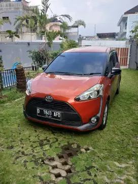 Toyota sienta 2016