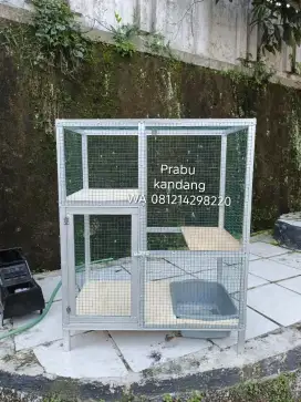 Kandang kucing ukuran besar tingkat