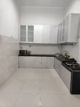 rumah bagus siap huni di harapan indah bekasi