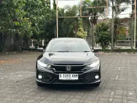 Honda Civic 1.5 E HatchBack AT 2017