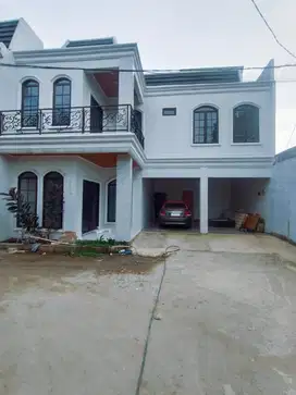 Di Jual Rumah Cluster Classic 2 lantai Plus Private Pool Di Depok