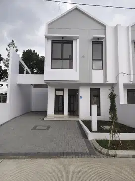 Rumah Baru Modern Kawasan Elite Komplek Batununggal Indah Bandung