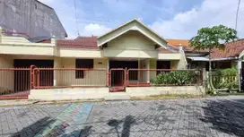 Rumah tengah kota Jenggolo