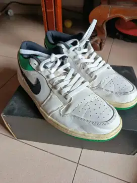 Dijual murah sepatu ORI Nike air Jordan 1 low white/stadium greenblack