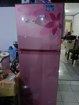 Kulkas Sharp 2 pintu type SJ-316ND, 237 liter