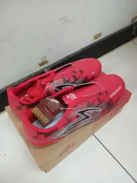 Sepatu bola /mini soccer