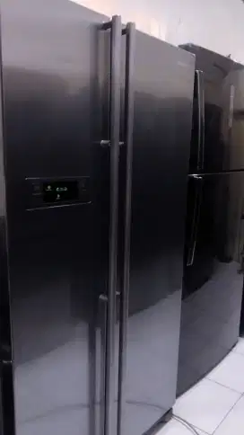 Kulkas x apartmen merek Samsung sudah digital sgt normal