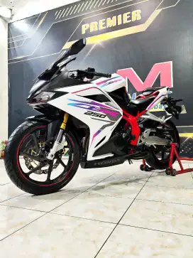 Cbr 250 black Mate ABS reg.2019 Km.10rb favorit.Anugerah motor rungkut