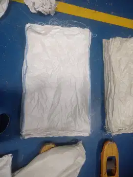 Karung plastik kapasitas 25 -30 kg