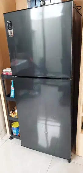 Kulkas aqua 2 pintu