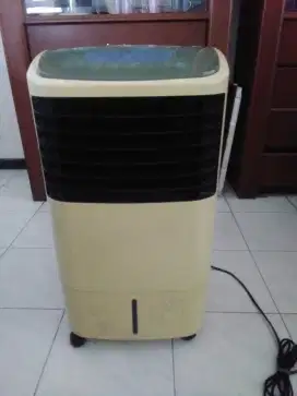 Air cooler Midea bekas