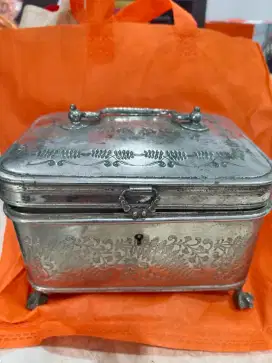 Box jadul antik