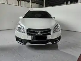 Suzuki SX4 Scross AT ( Matic ) 2017 Putih plat ganjil Jakbar