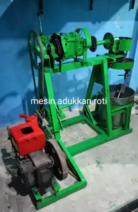 Mesin adukkan roti.