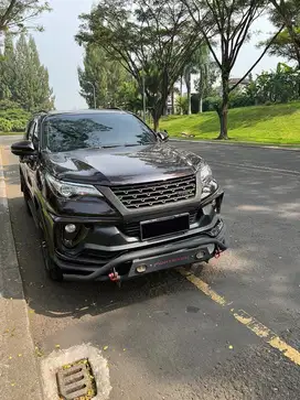 Toyota Fortuner 2.7 SRZ 4x2 A/T