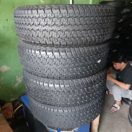 Ban 215 65 R16 Brigstone Dueler HT