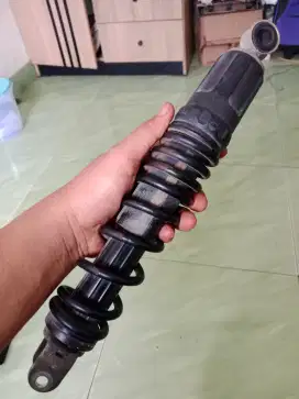 Shock belakang scoopy