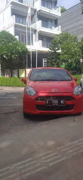 Ayla tipe M merah solid