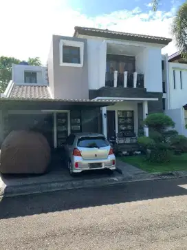 HOT SALE!!! RUMAH MEWAH SIAP HUNI LOKASI STRATEGIS AMAN DAN NYAMAN
