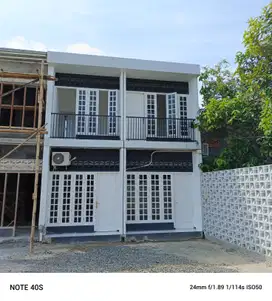 Rumah Strategis 2 Lantai Harga murah 300 Jt an Nego Di Jakarta timur