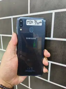 Samsung M20 3/32gb