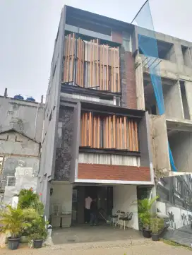 Dijual rumah 3lantai dalam cluster lokasi mampang prapatan jak-sel
