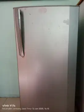 Kulkas extra large freezer