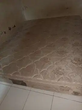 Kasur bekas airland