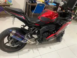 Kawasaki ZX25r ABS